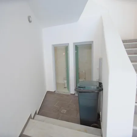 Dodomar Selections 4*