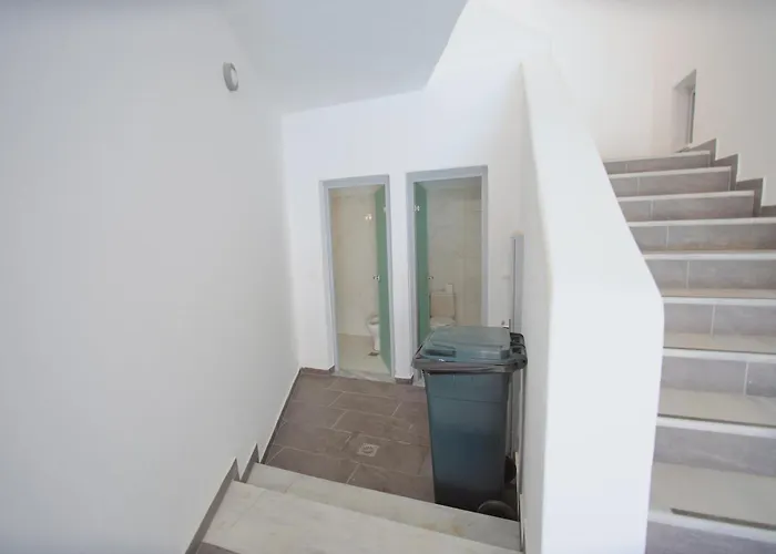 Dodomar Selections 4*